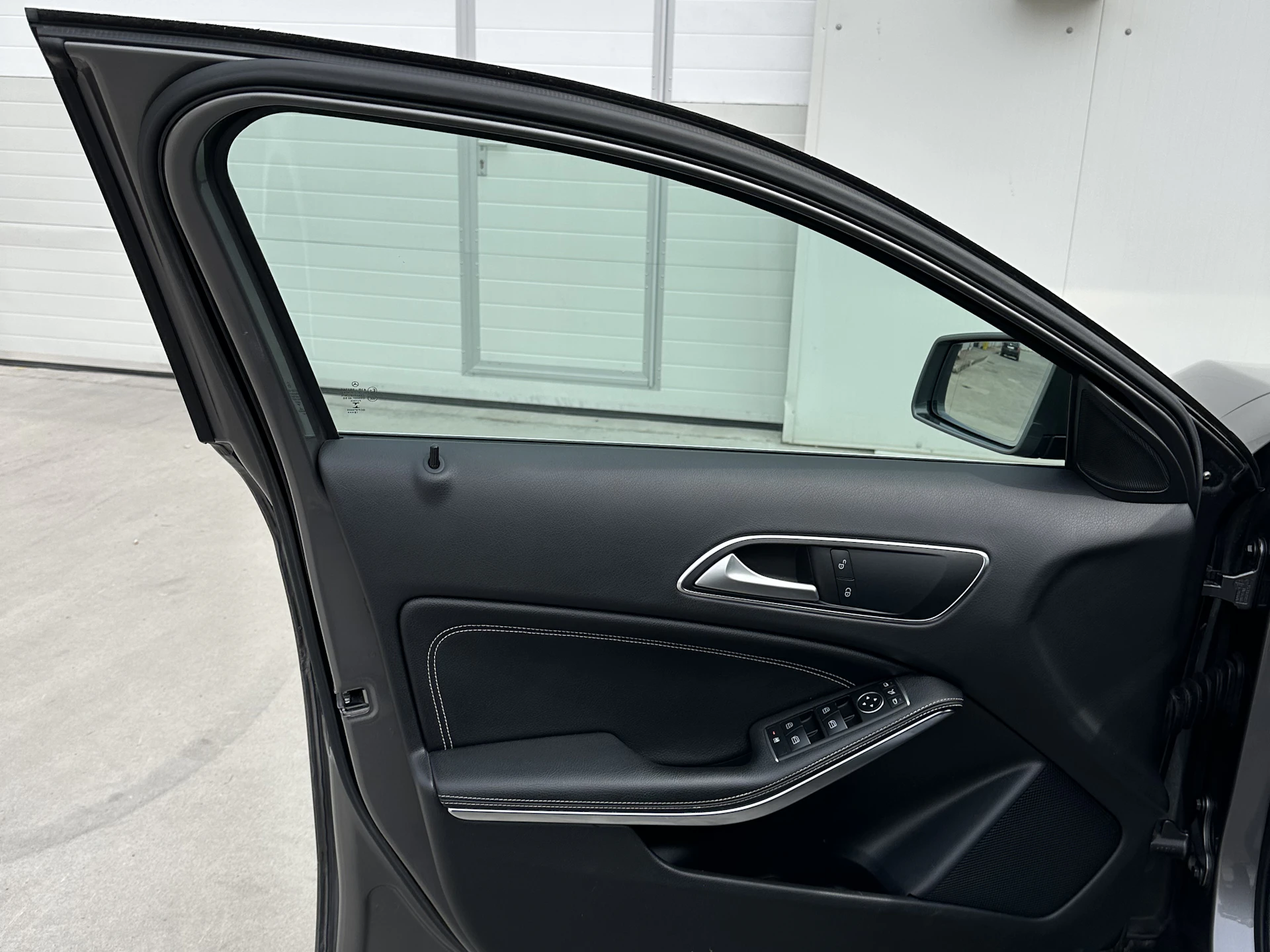 Car Image https://s3-gearspark.s3.amazonaws.com/uploads/user/100119/7eaa76e51d384115b5d6806d8b85f53b.webp