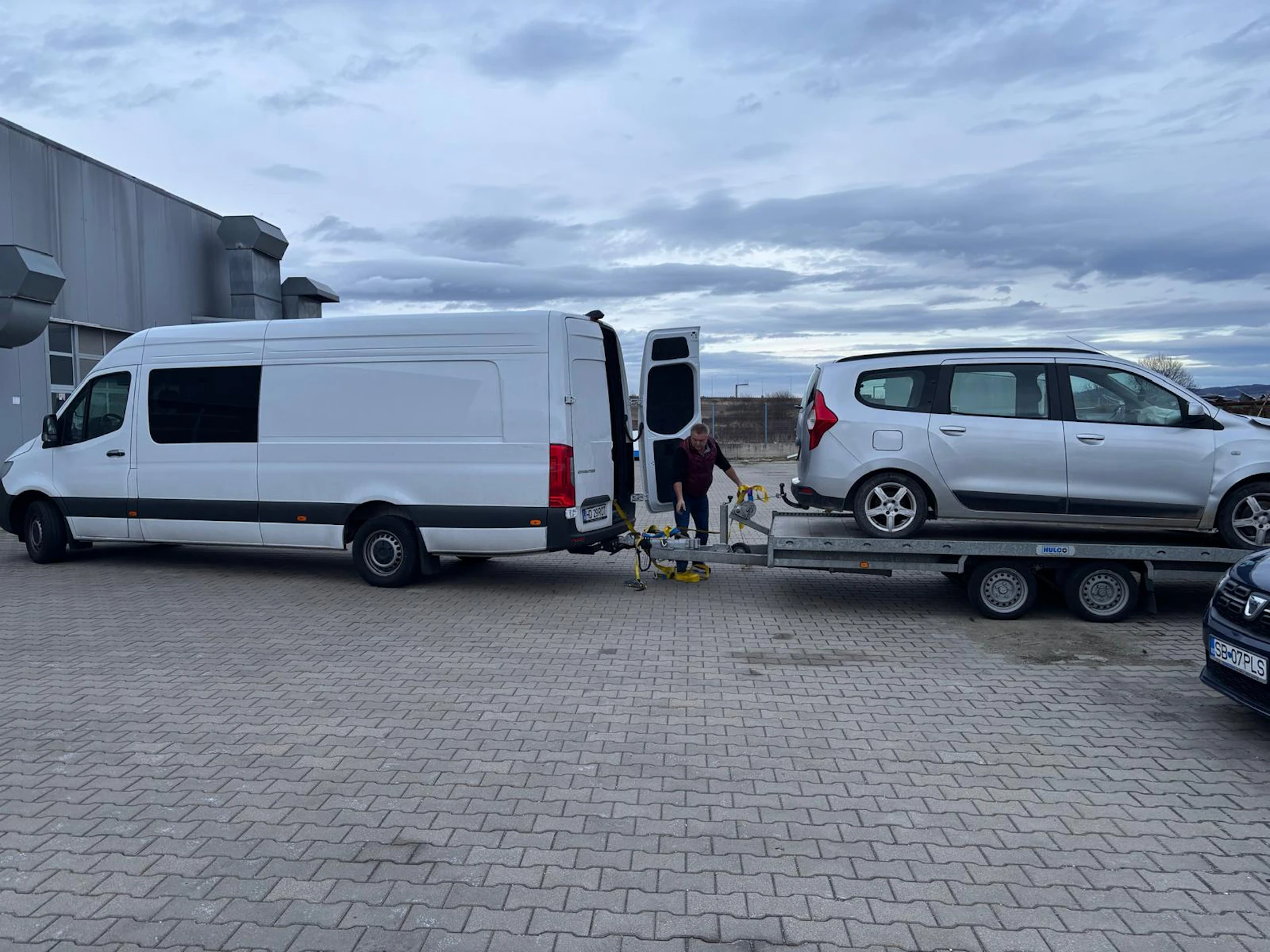 Car Image https://s3-gearspark.s3.amazonaws.com/uploads/user/100120/2b9b1009351846a0bda7535162feaa96.webp