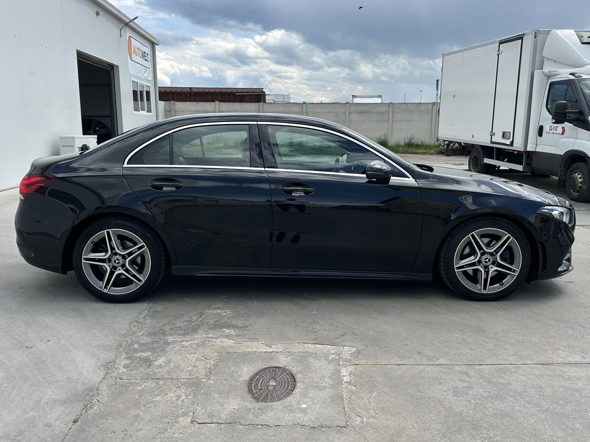 Car Image https://s3-gearspark.s3.amazonaws.com/uploads/user/100121/082be0d1e4b74fff9d0106bd93875b9a.webp