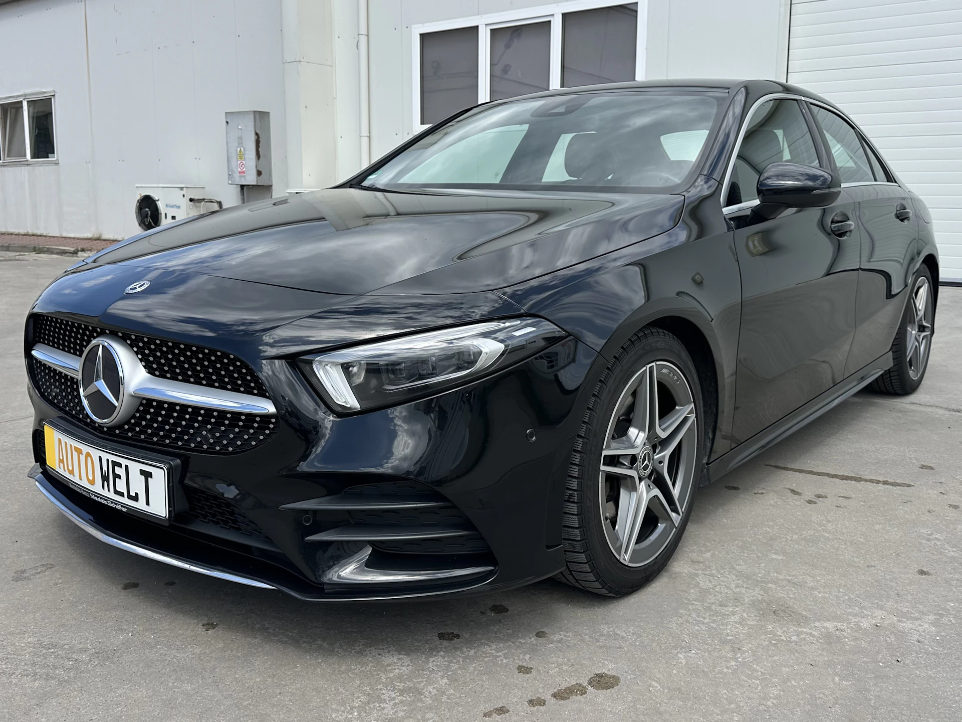 Car Image https://s3-gearspark.s3.amazonaws.com/uploads/user/100121/b71151ddaf5f44e78815fbfbd49802c5.webp