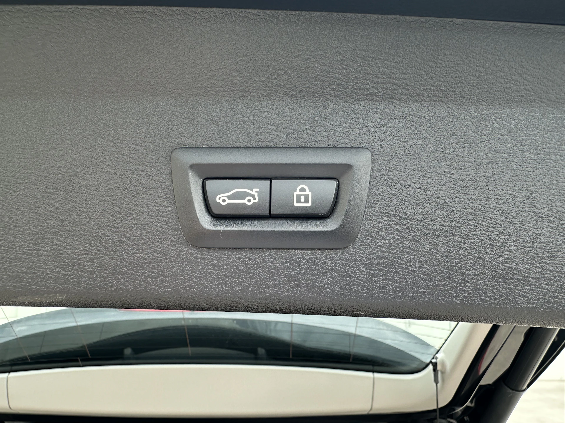 Car Image https://s3-gearspark.s3.amazonaws.com/uploads/user/100122/59ccfdf4dd8d4c19b9e3dac49291220f.webp