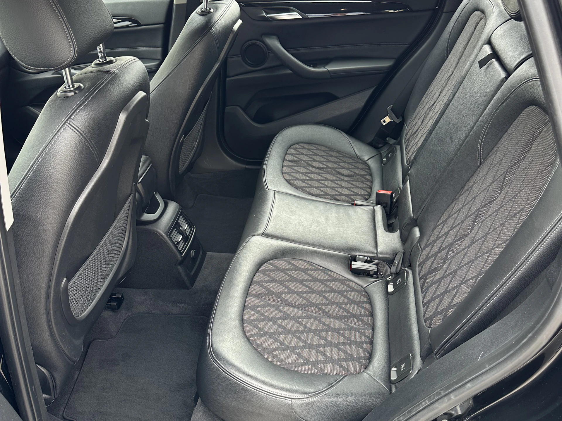 Car Image https://s3-gearspark.s3.amazonaws.com/uploads/user/100122/6e20ef2bc3564ae8b66a1ebcb8b972ed.webp