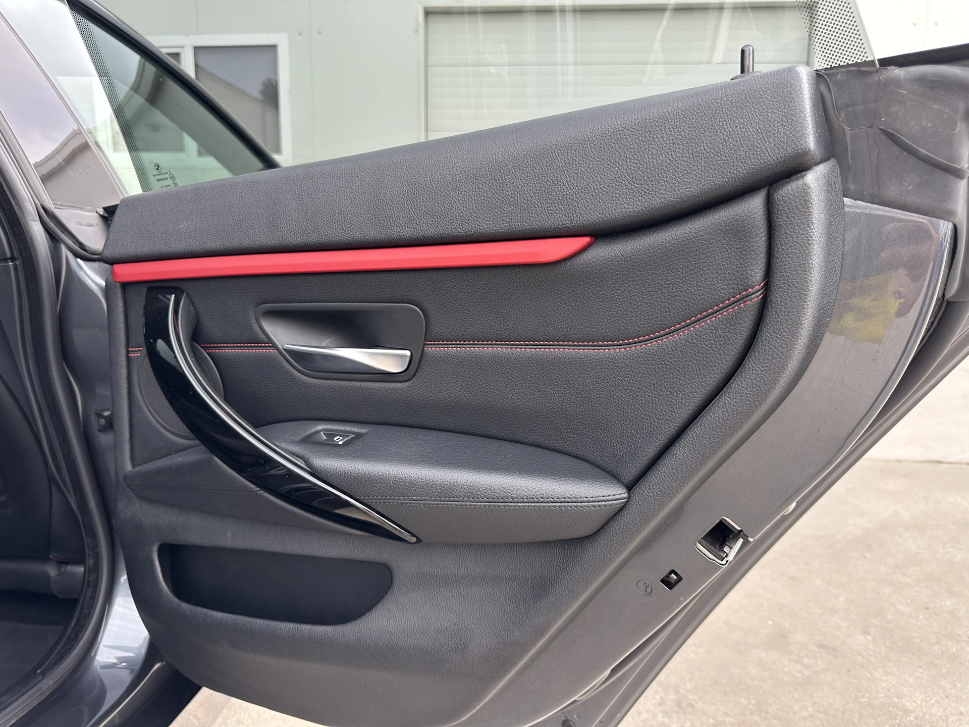 Car Image https://s3-gearspark.s3.amazonaws.com/uploads/user/100123/1d04467f9bb143de9fc6e61ce348986f.webp