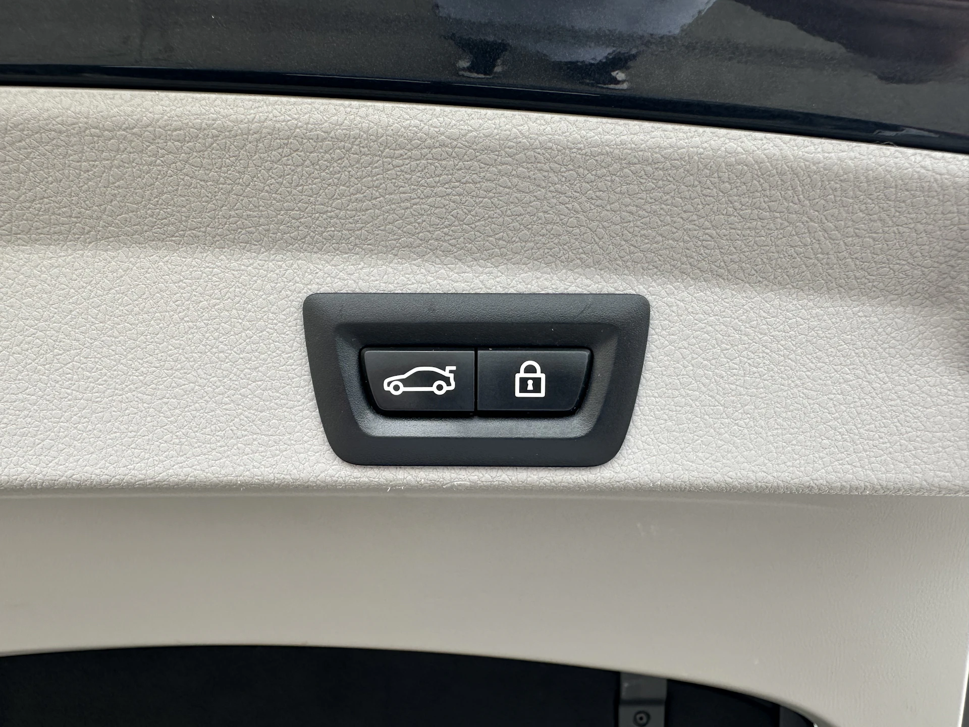 Car Image https://s3-gearspark.s3.amazonaws.com/uploads/user/100123/50d61017db34465391221a109a571035.webp