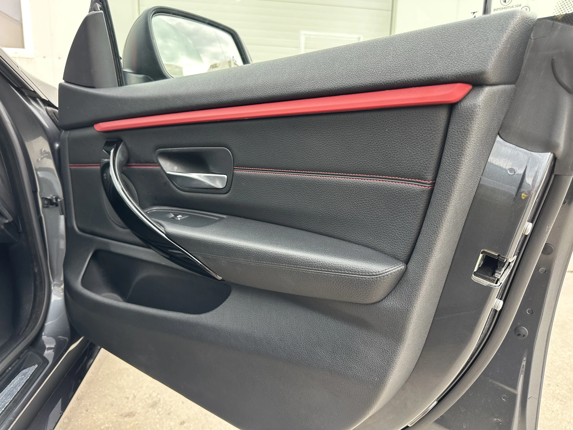 Car Image https://s3-gearspark.s3.amazonaws.com/uploads/user/100123/d6382462a3db4b4898615344319dfdee.webp