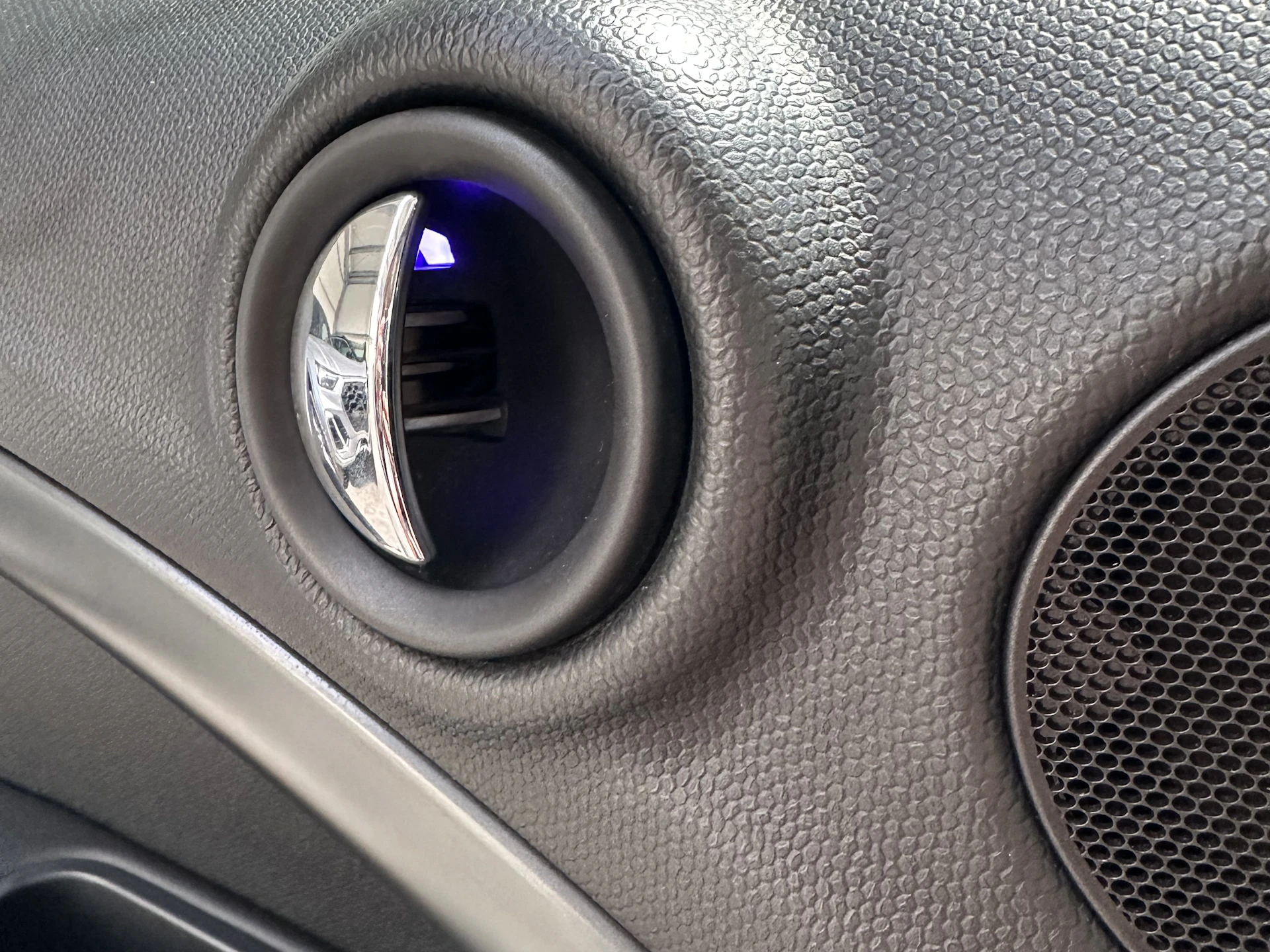 Car Image https://s3-gearspark.s3.amazonaws.com/uploads/user/100124/279bd7d470dd49388a797c56e3859065.webp