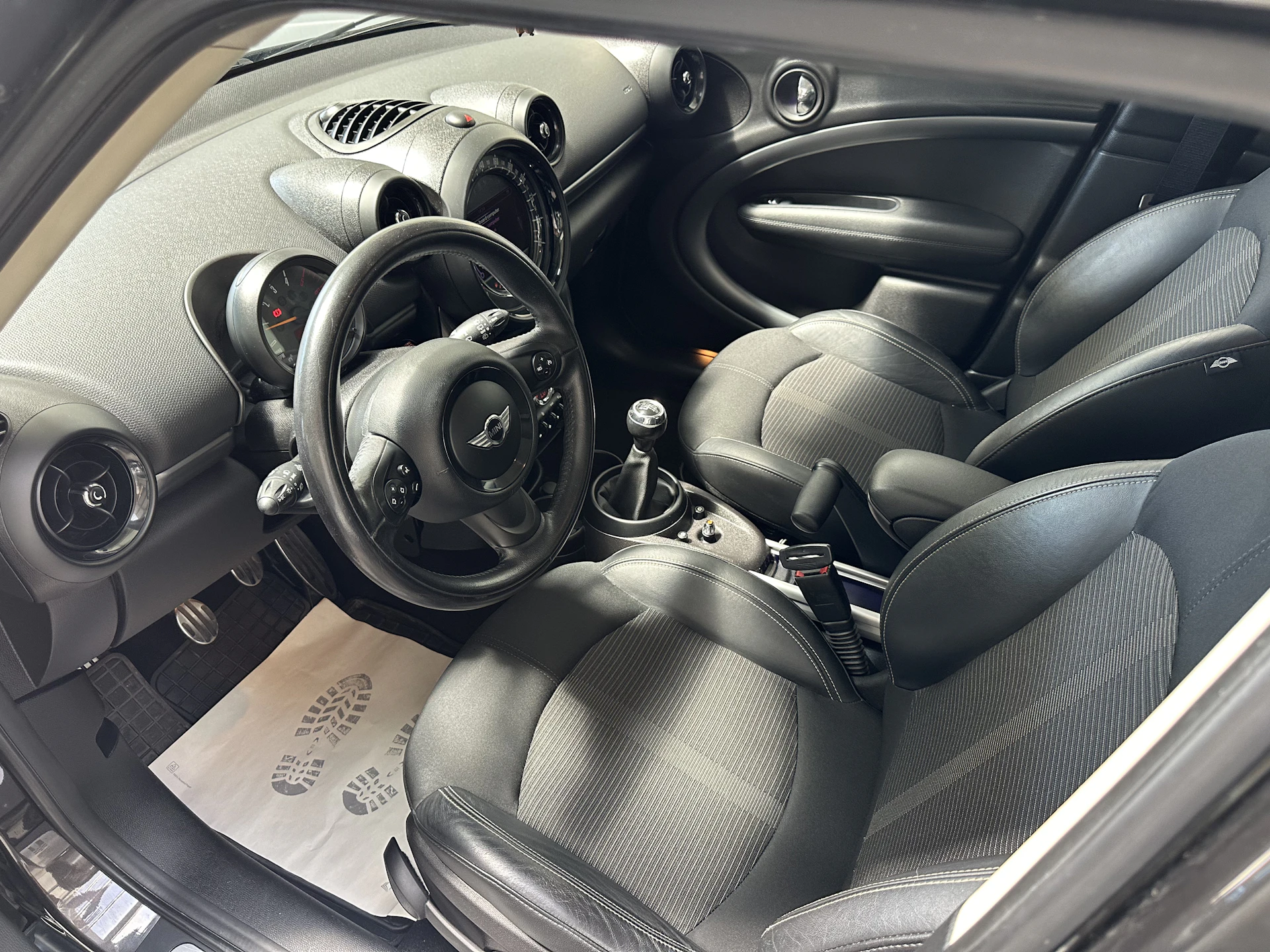 Car Image https://s3-gearspark.s3.amazonaws.com/uploads/user/100124/9c9b24f4b6e44b7f8cf9a01363c8b3cf.webp