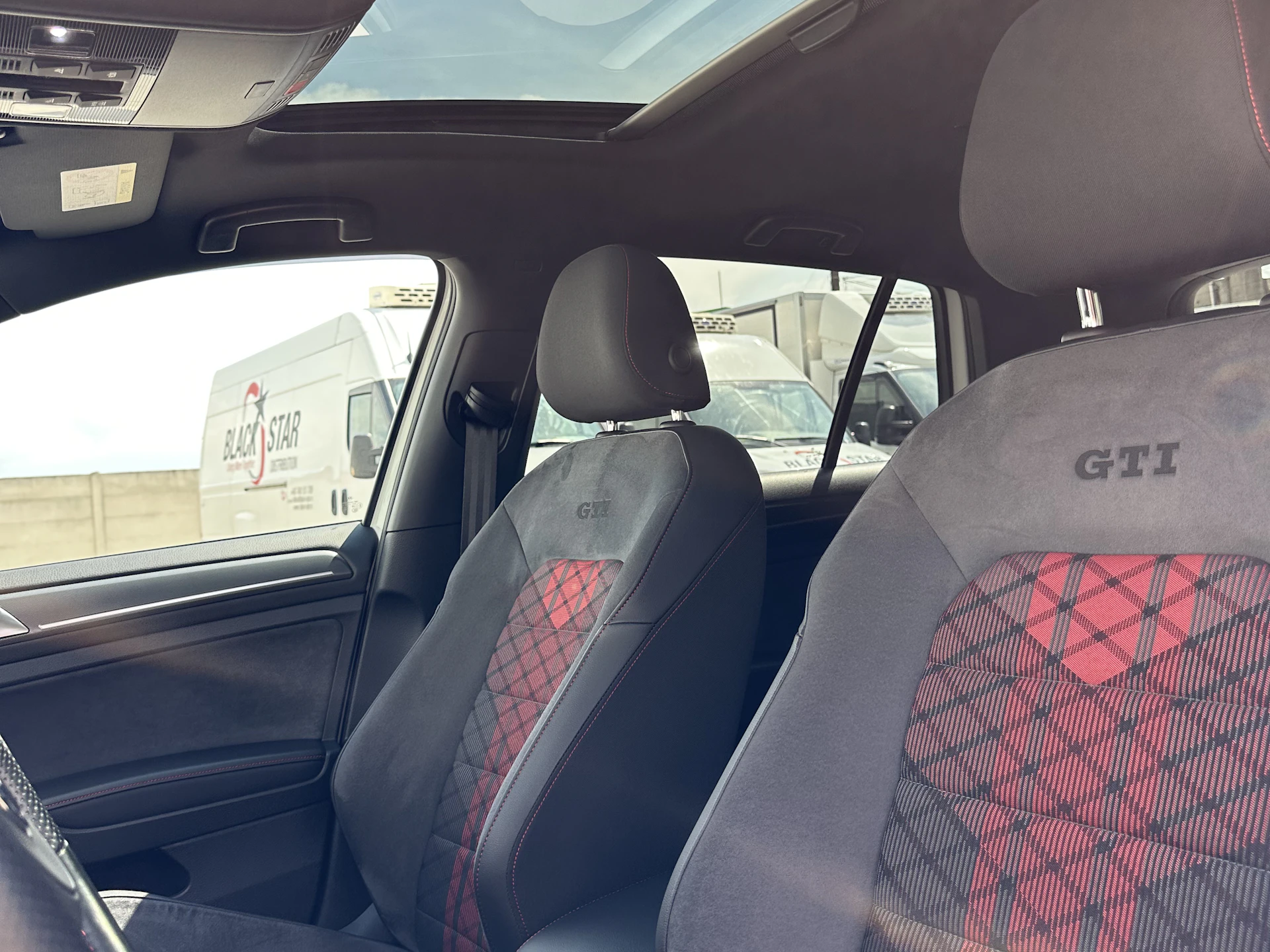 Car Image https://s3-gearspark.s3.amazonaws.com/uploads/user/100125/046a21b7e0804428b088a361662aecc6.webp