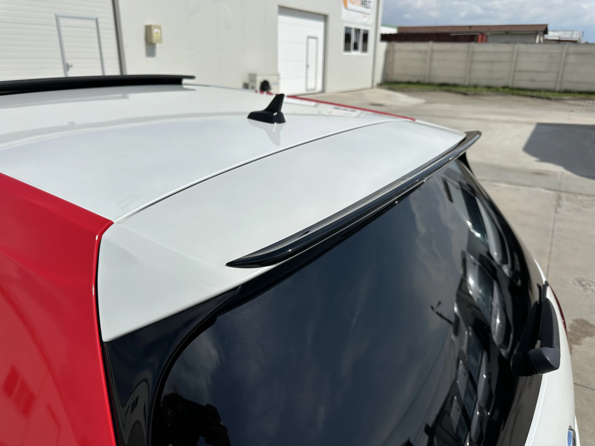 Car Image https://s3-gearspark.s3.amazonaws.com/uploads/user/100125/1b3c87afd5e34b8a92b3e5a58935a44c.webp