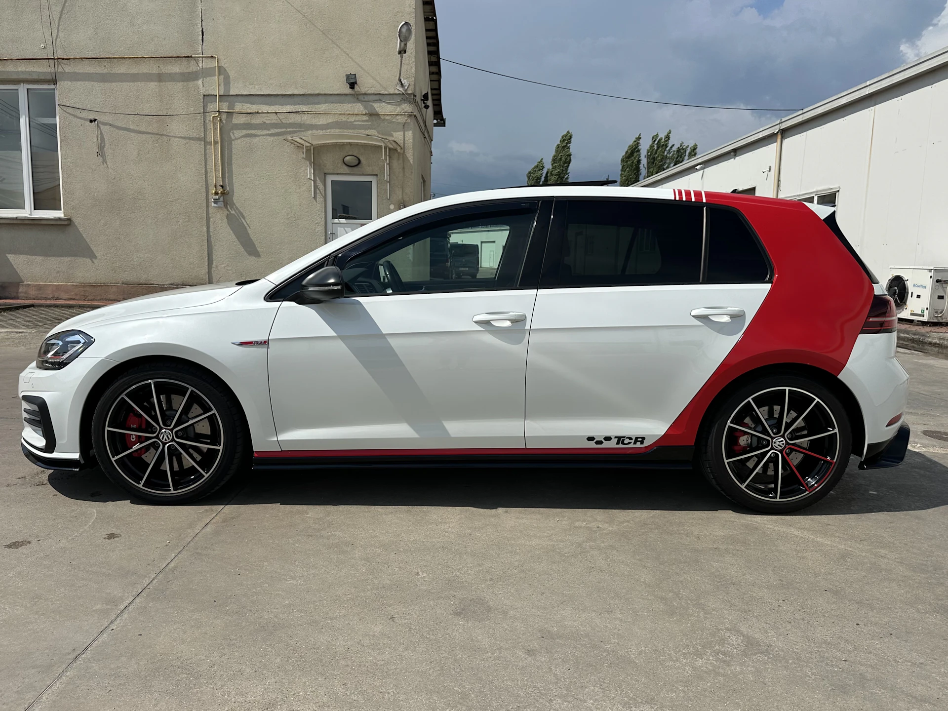 Car Image https://s3-gearspark.s3.amazonaws.com/uploads/user/100125/34ec22cab87d4a7080e79c189ab71928.webp