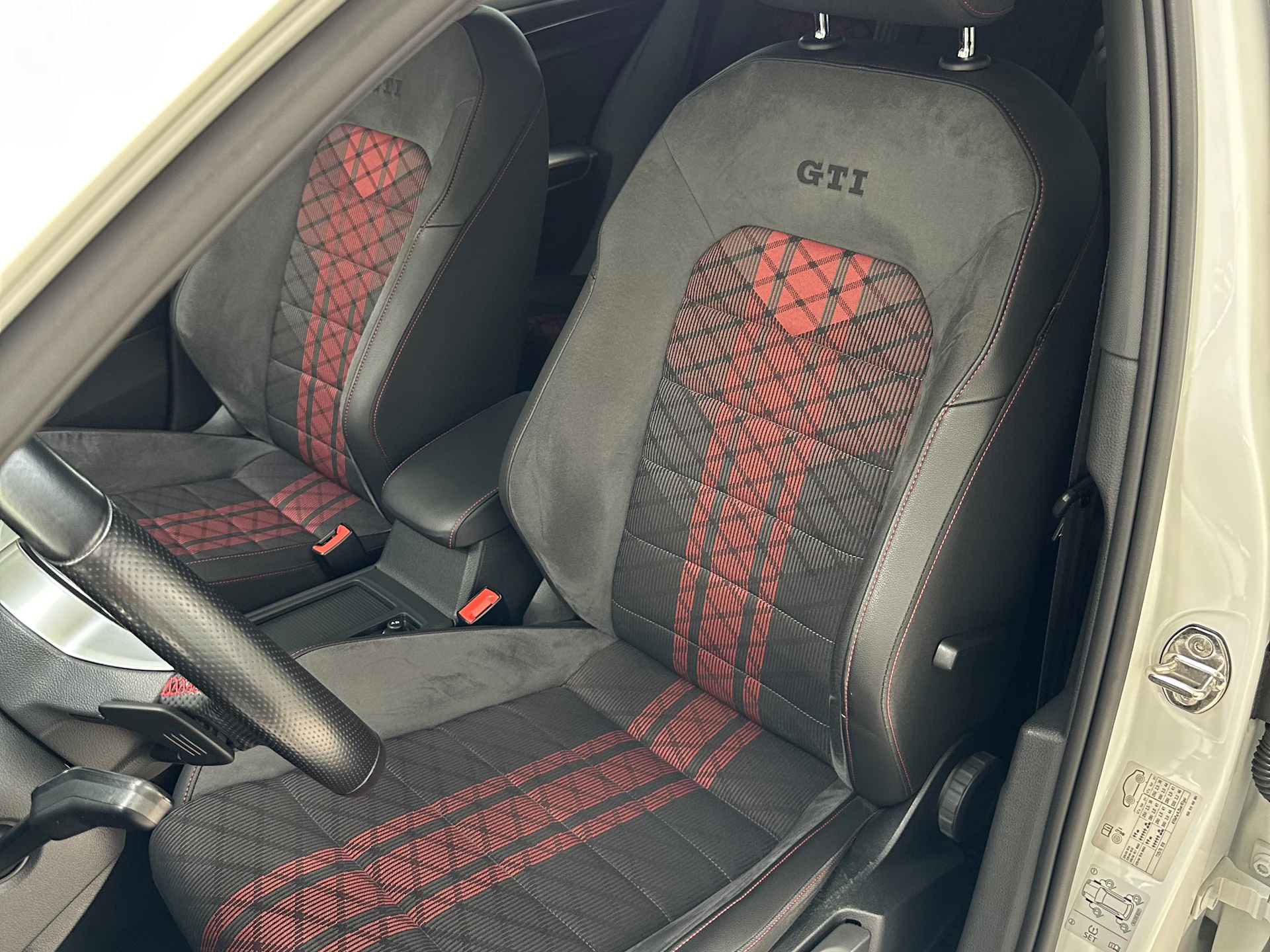 Car Image https://s3-gearspark.s3.amazonaws.com/uploads/user/100125/7045f4b3dd5b4fc9989311f2899ee90c.webp