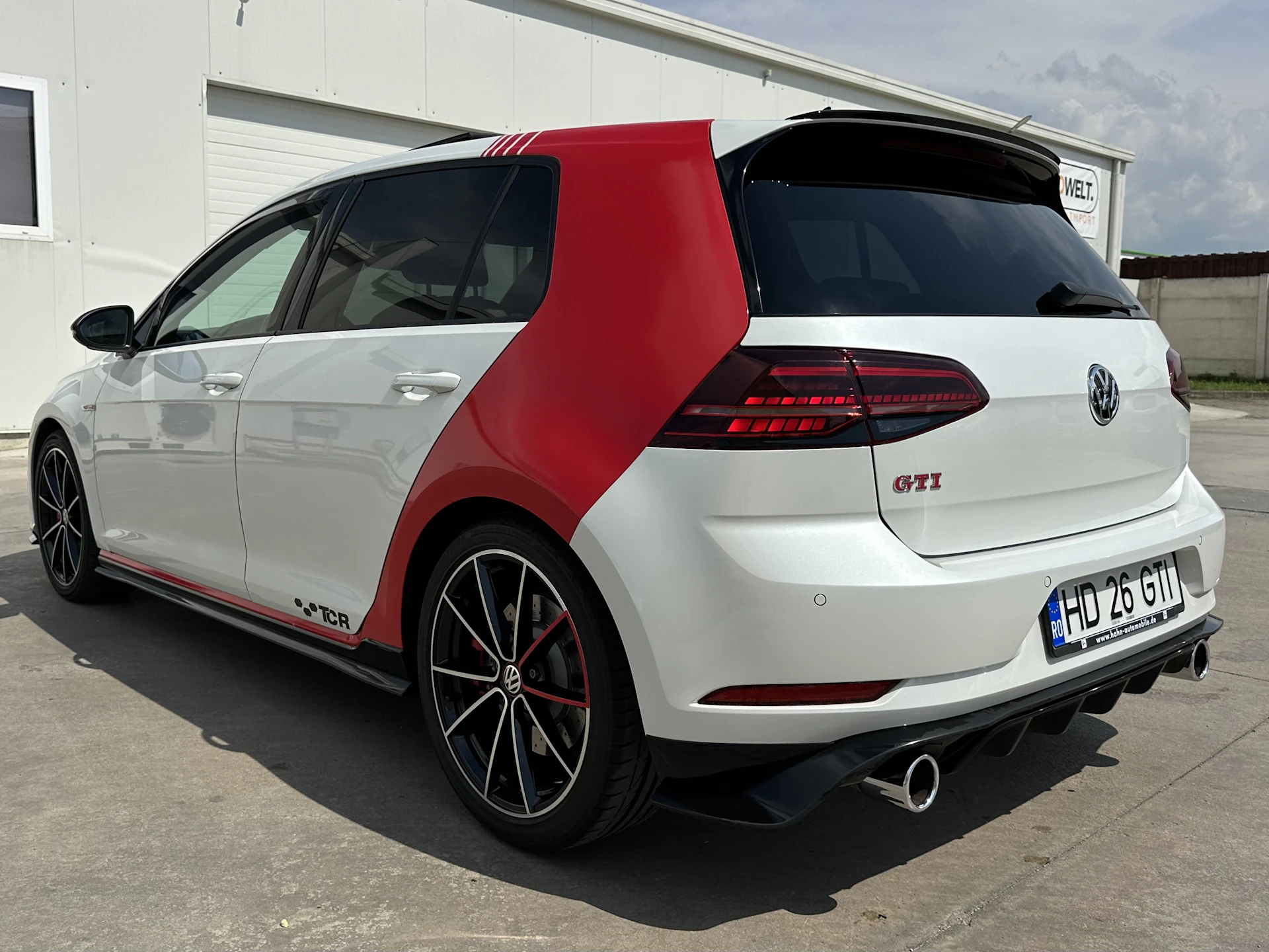 Car Image https://s3-gearspark.s3.amazonaws.com/uploads/user/100125/a26dd1b93e0a4a4bb7f04f75a8e4eeae.webp