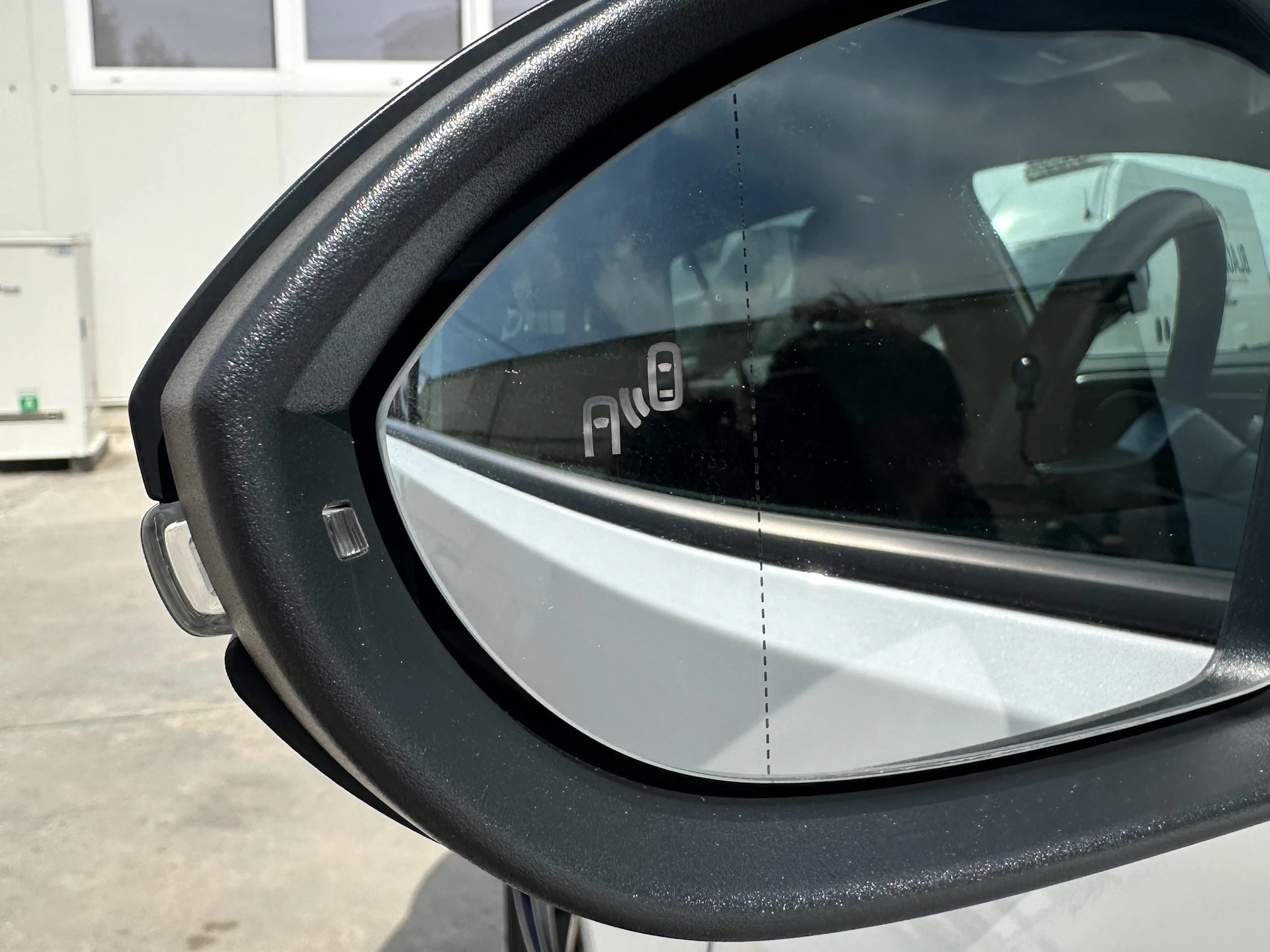 Car Image https://s3-gearspark.s3.amazonaws.com/uploads/user/100125/b4707186b1b449dd9e6e3cba5e6b2365.webp