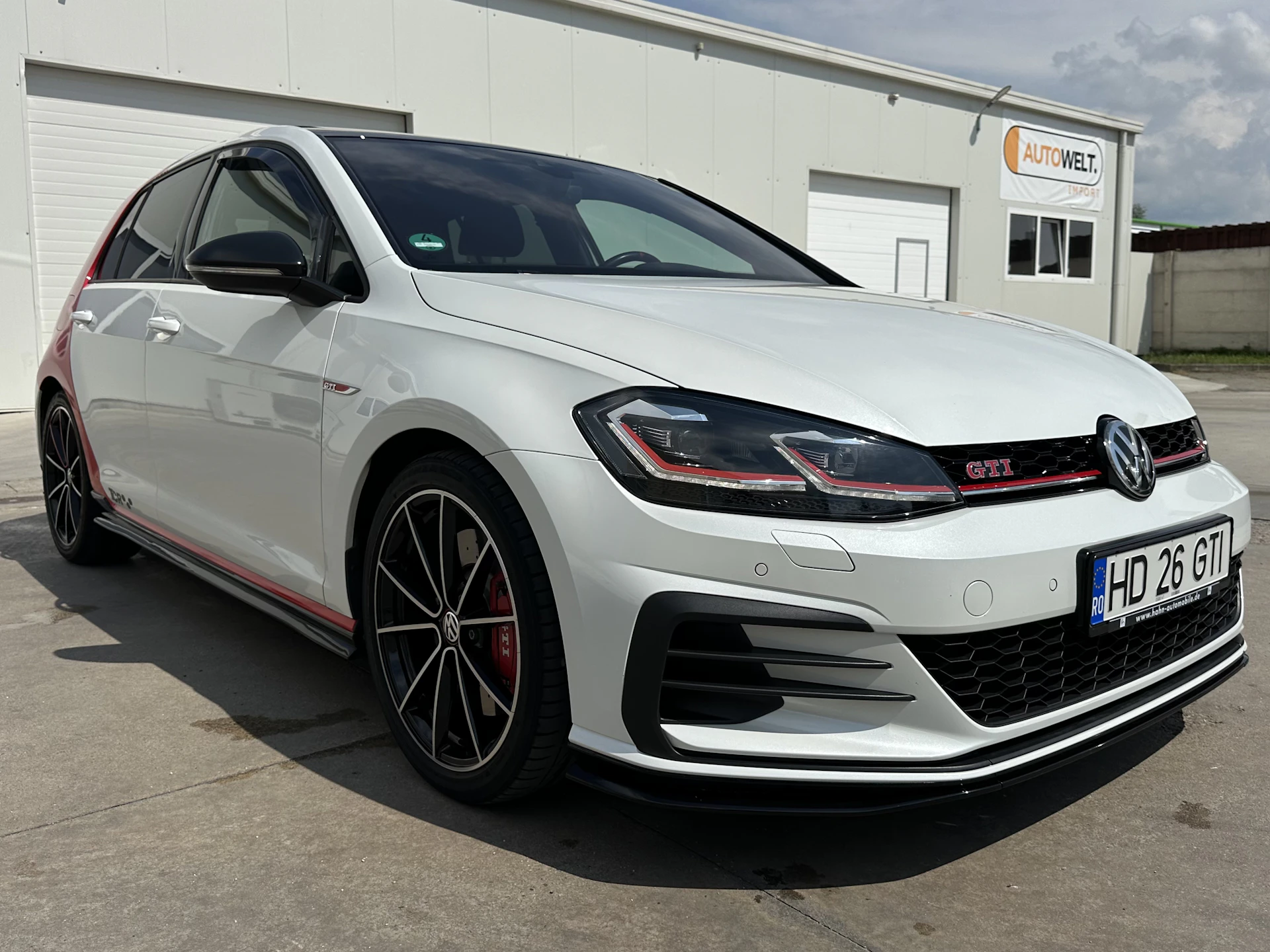 Car Image https://s3-gearspark.s3.amazonaws.com/uploads/user/100125/bb57e85274694a769274343b58a83063.webp