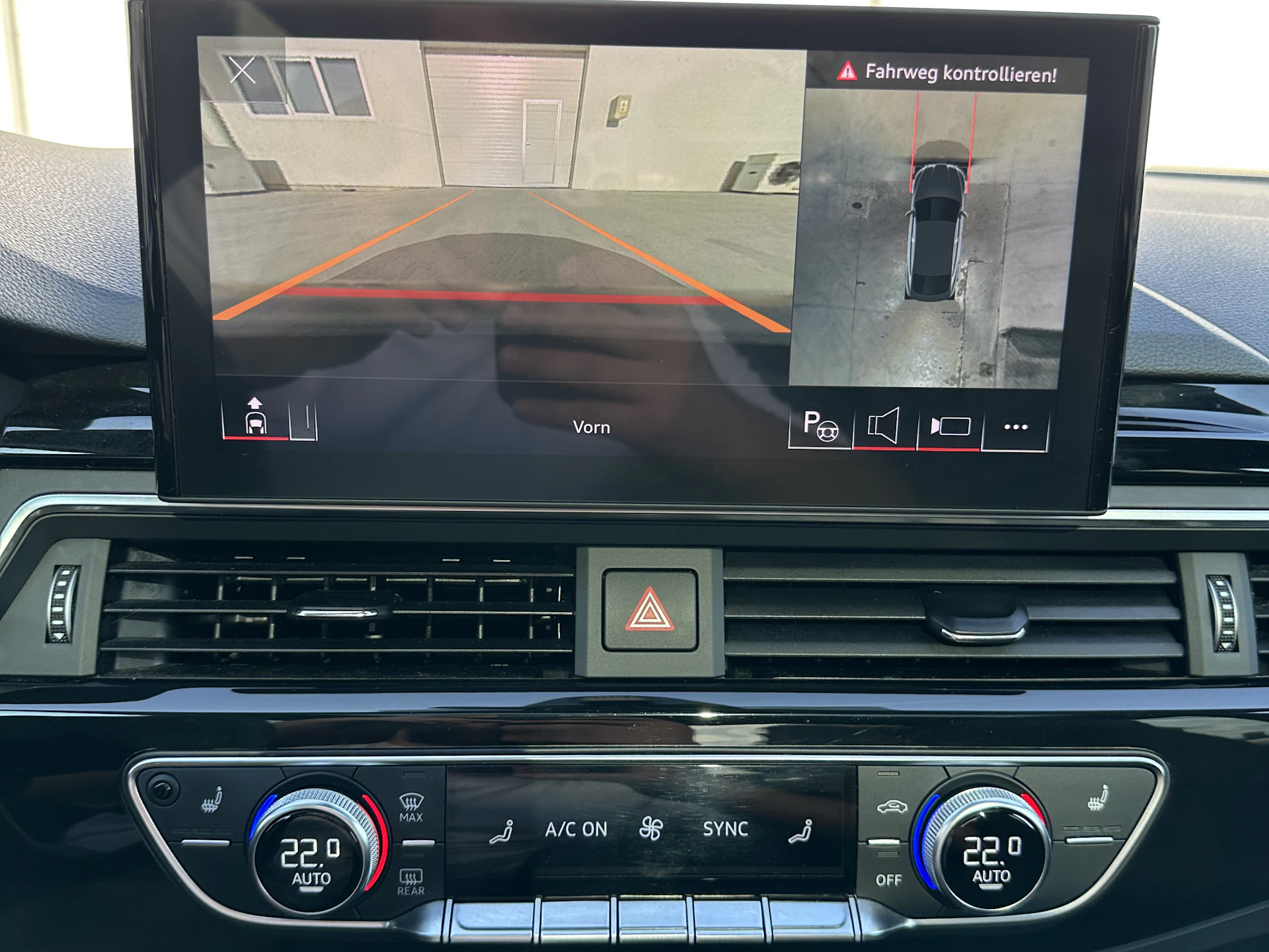 Car Image https://s3-gearspark.s3.amazonaws.com/uploads/user/100127/e6b9f926aa6248c3a64d19547105eb46.webp