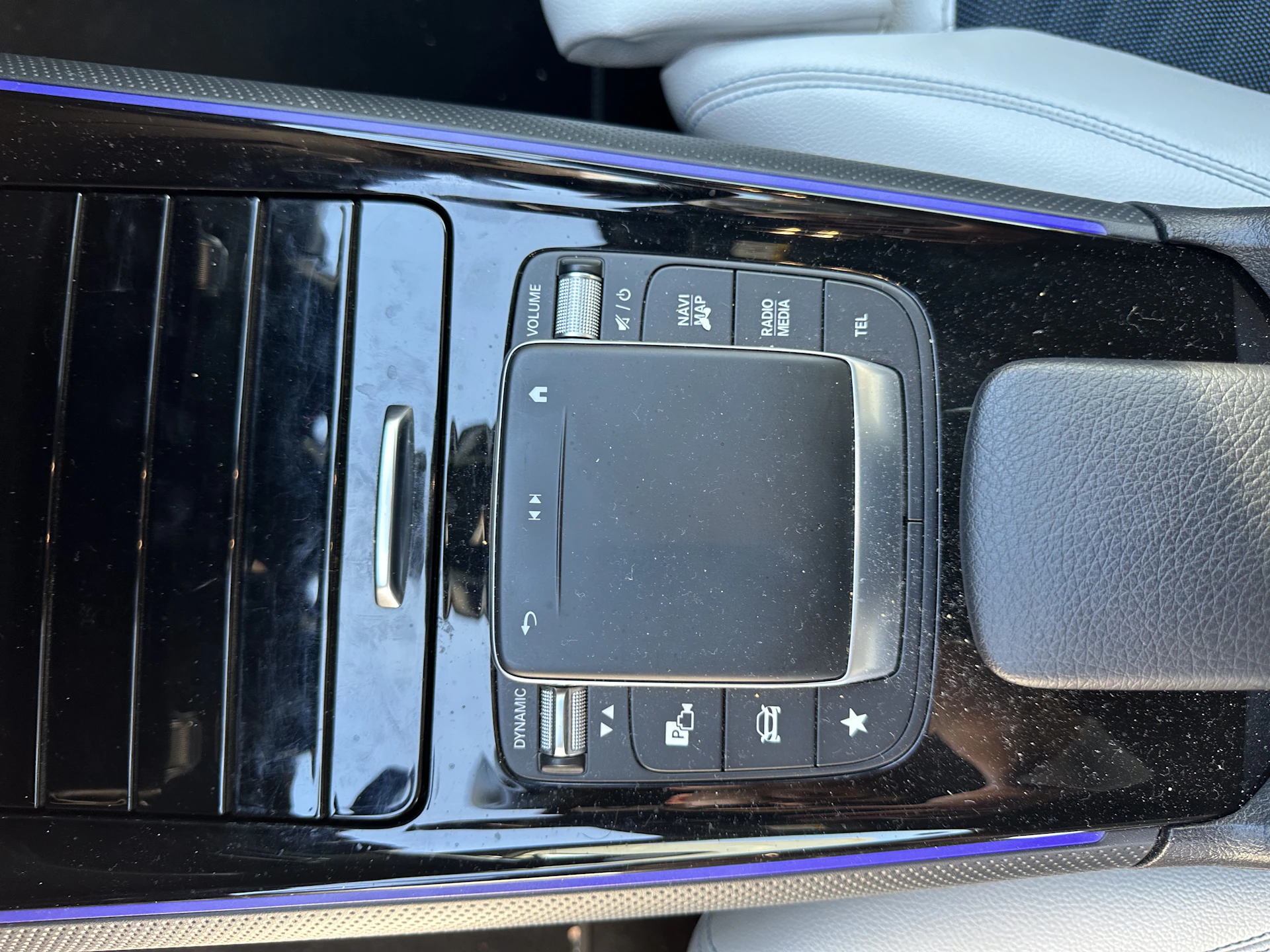 Car Image https://s3-gearspark.s3.amazonaws.com/uploads/user/100131/14925e878de641efa82882db7859079b.webp