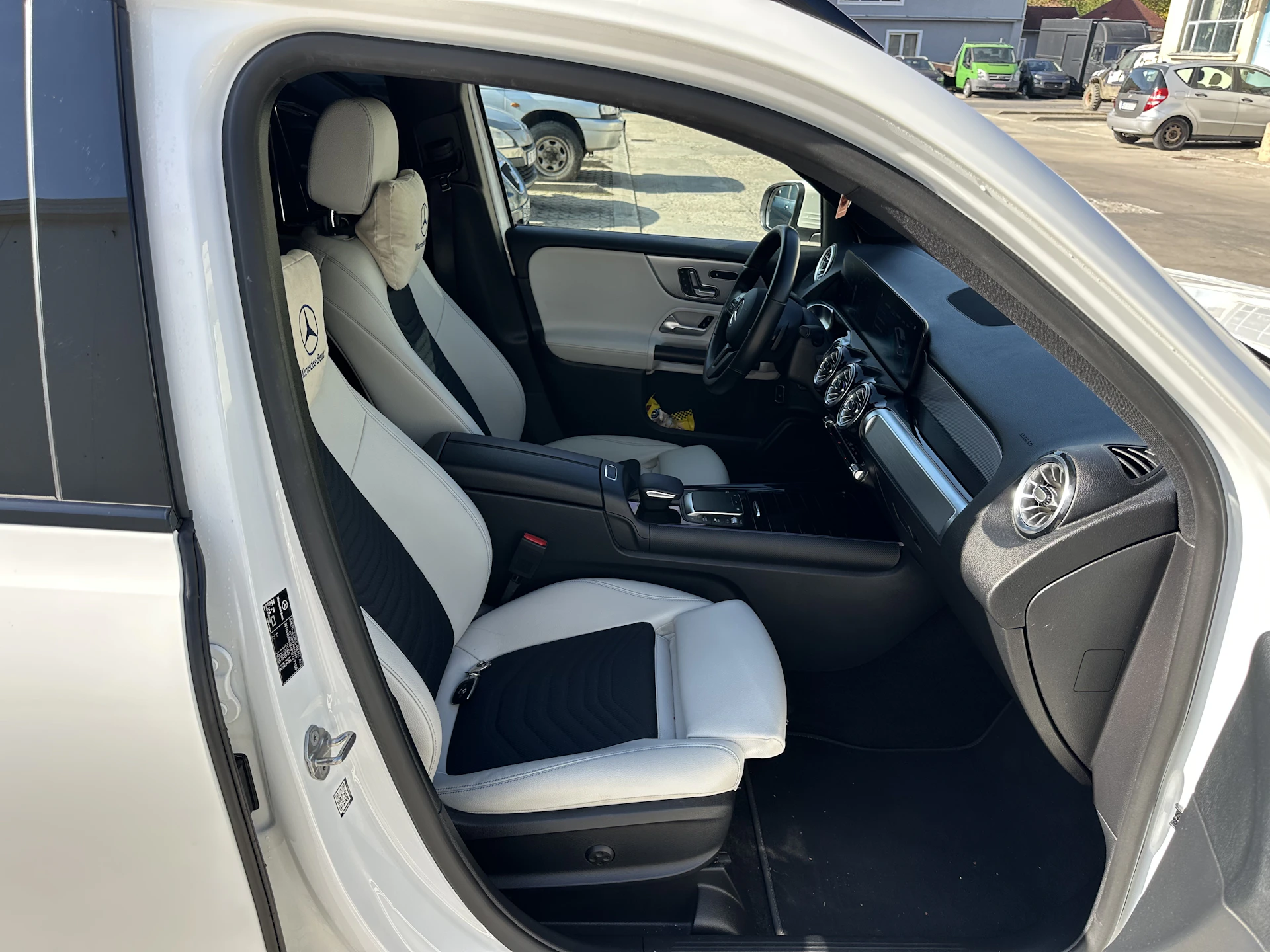 Car Image https://s3-gearspark.s3.amazonaws.com/uploads/user/100131/3a579a9b6a7a4bc58190299f9133744f.webp