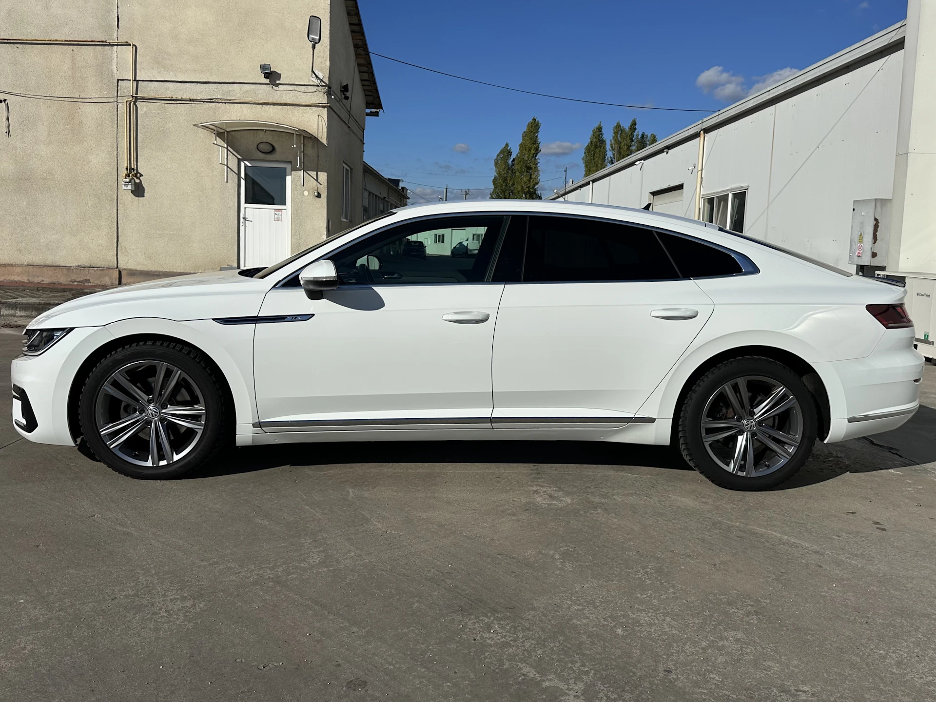 Car Image https://s3-gearspark.s3.amazonaws.com/uploads/user/100132/22a2e2ae64b441f4b1edfef21b55d6b6.webp