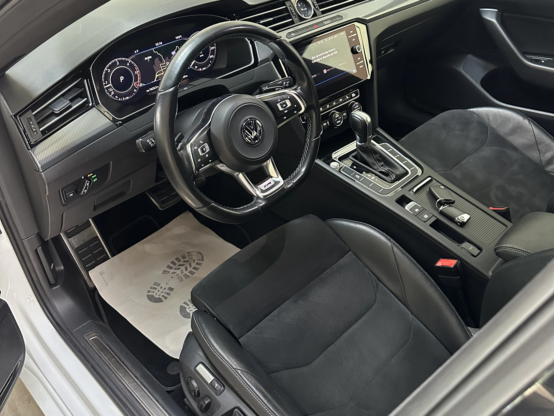 Car Image https://s3-gearspark.s3.amazonaws.com/uploads/user/100132/664612a706a9441fb353f219085452c0.webp