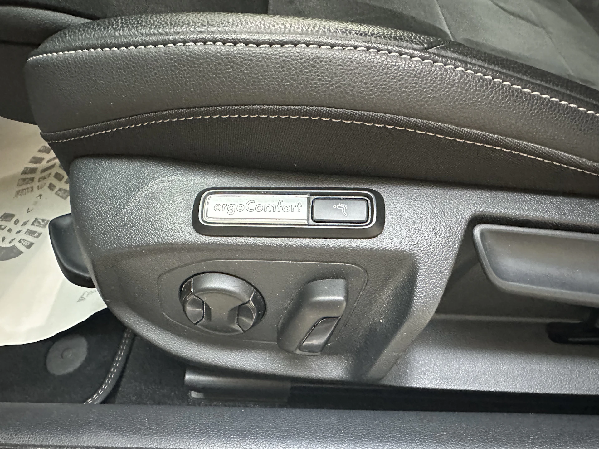 Car Image https://s3-gearspark.s3.amazonaws.com/uploads/user/100132/8047e33b22a84f4ea51685981010caa9.webp