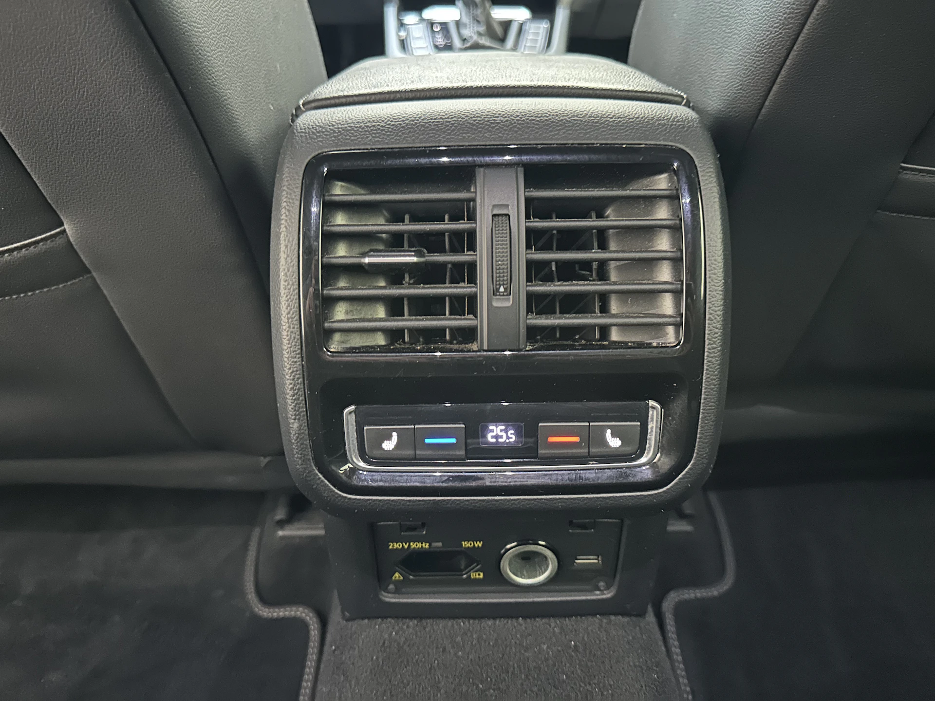 Car Image https://s3-gearspark.s3.amazonaws.com/uploads/user/100132/f61819d2931642d5afca3cd810f8e928.webp